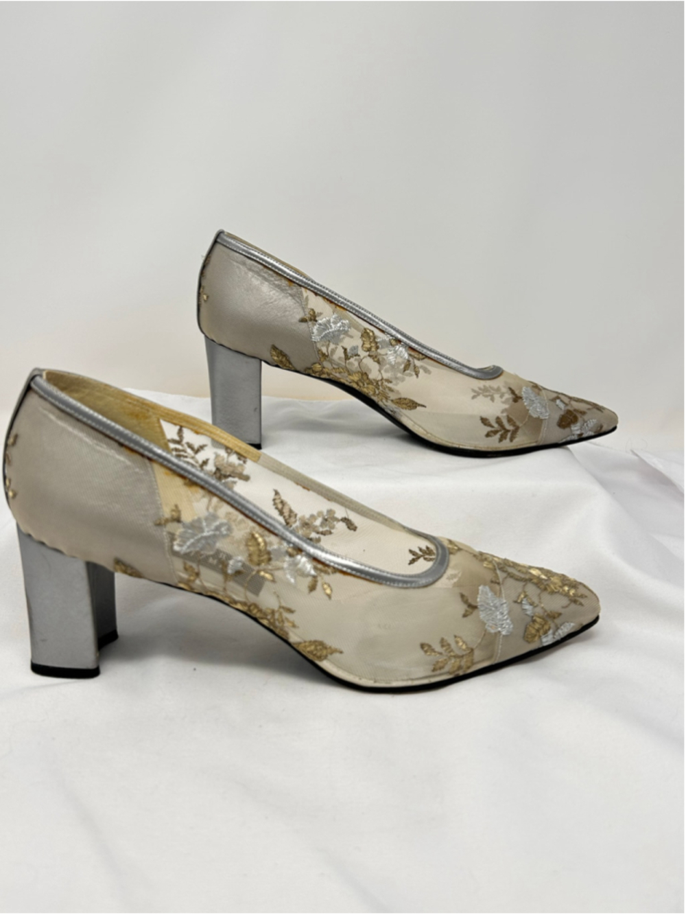 Stuart Weitzman Embroidered Floral Mesh Pointed Toe Pumps Size 10